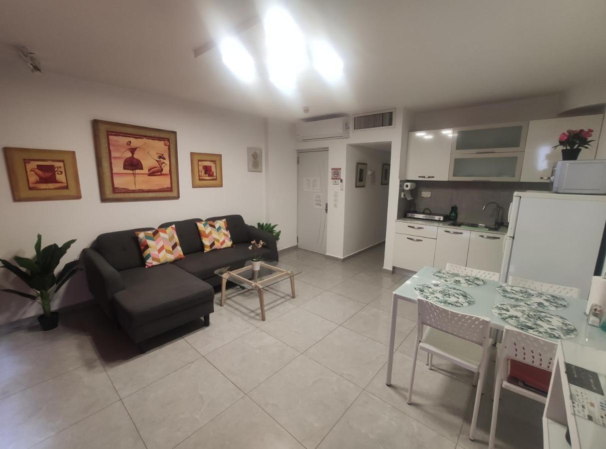 Vacation Apartment Ейлат Екстериор снимка
