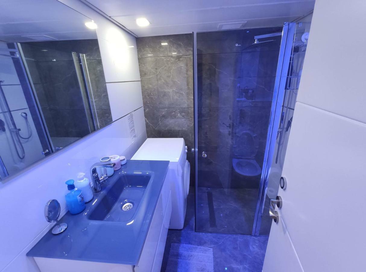 Vacation Apartment Ейлат Екстериор снимка